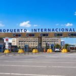 La paradoja del cielo argentino: los aeropuertos generan 5.200 millones de dólares mientras el turismo receptivo se desangra