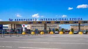 Entrada al Aeropuerto Internacional de Ezeiza Ministro Pistarini