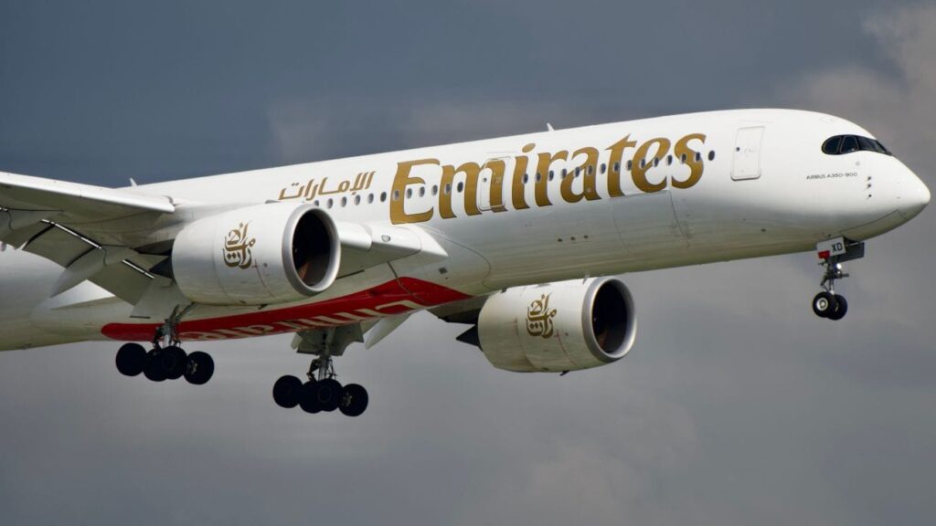 Línea Aérea Emirates
