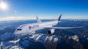 LATAM AIRLINES avión