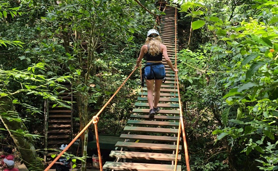Puente en la selva misionera, Misiones, Argentina