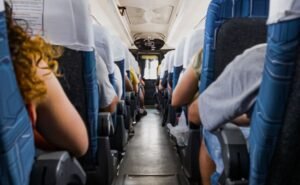 Micro de larga distancia con Turistas