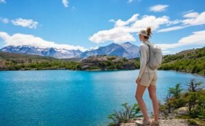 Parque Nacional Perito Moreno, turista mirando el paisaje